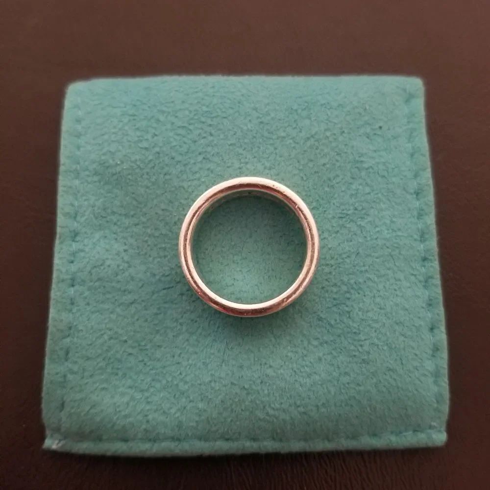 Tiffany & Co. Concave Ring - Picture 7 of 7